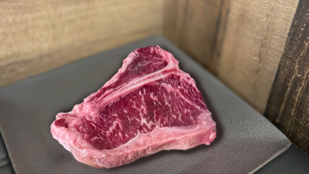 Wagyu Porterhouse/T-bone Steak MS6/7
